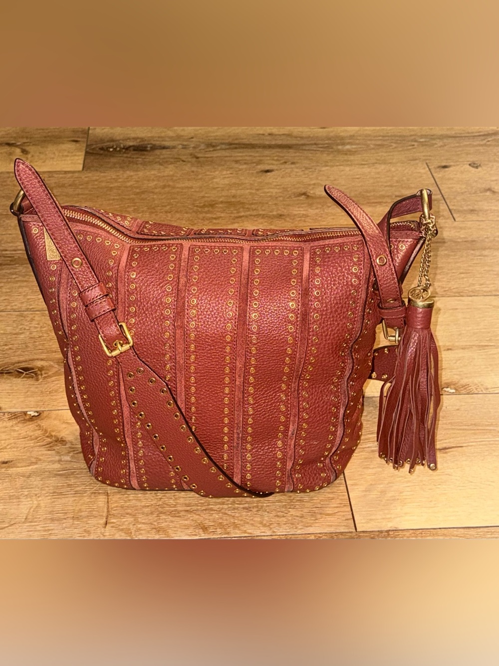 Michael Kors Brooklyn Grommet Leather Shoulder /Crossbody Beautiful Bag
